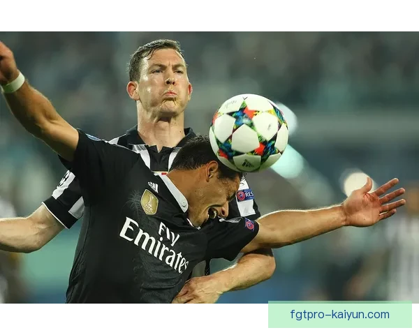 C罗更衣室争议持续发酵，球队内部氛围备受关注